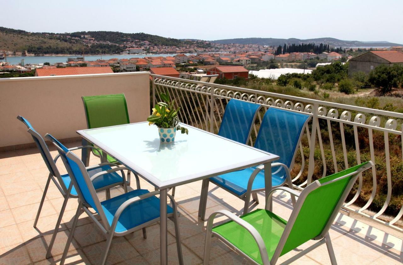 Apartman Dinka Трогир Екстериор снимка