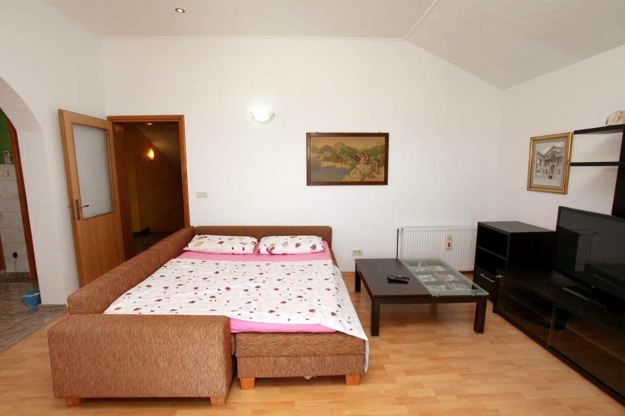 Apartman Dinka Трогир Екстериор снимка