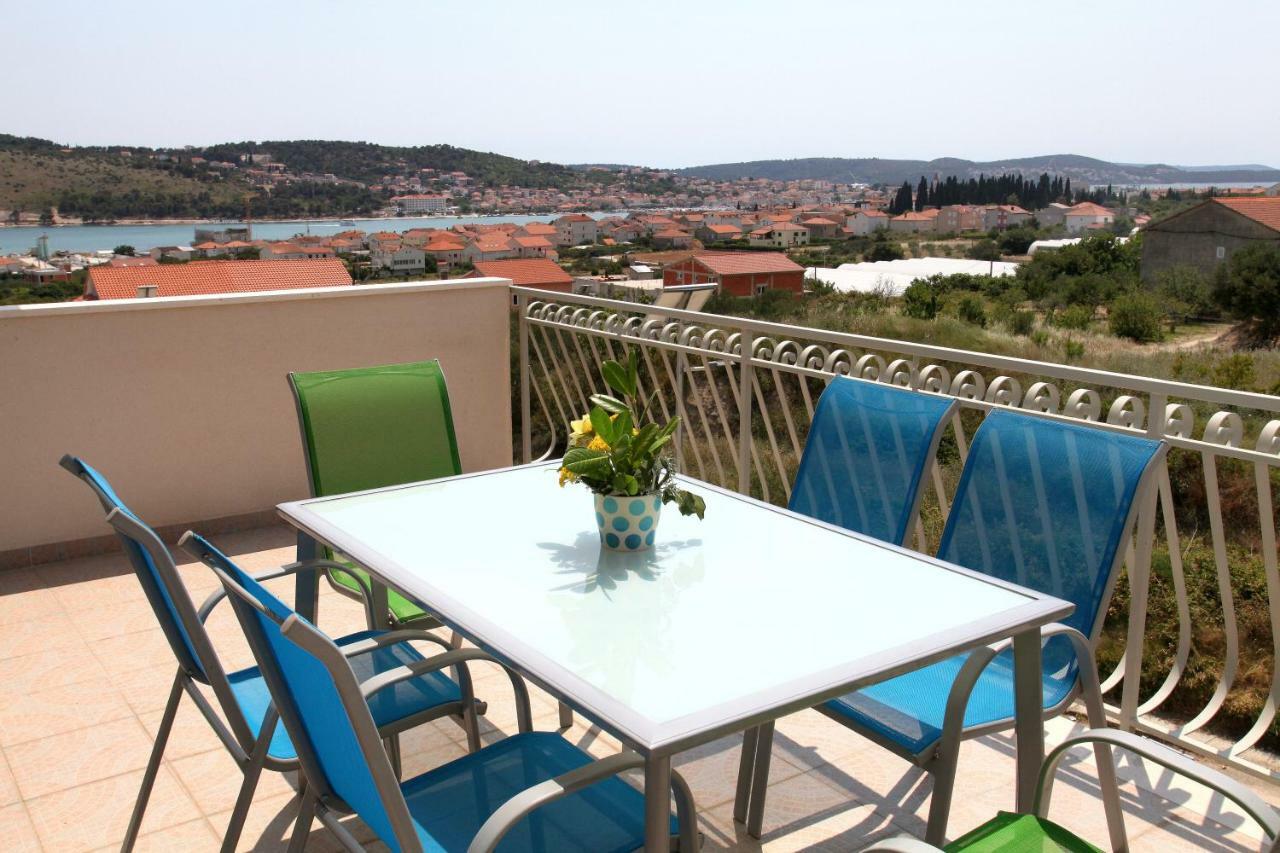 Apartman Dinka Трогир Екстериор снимка