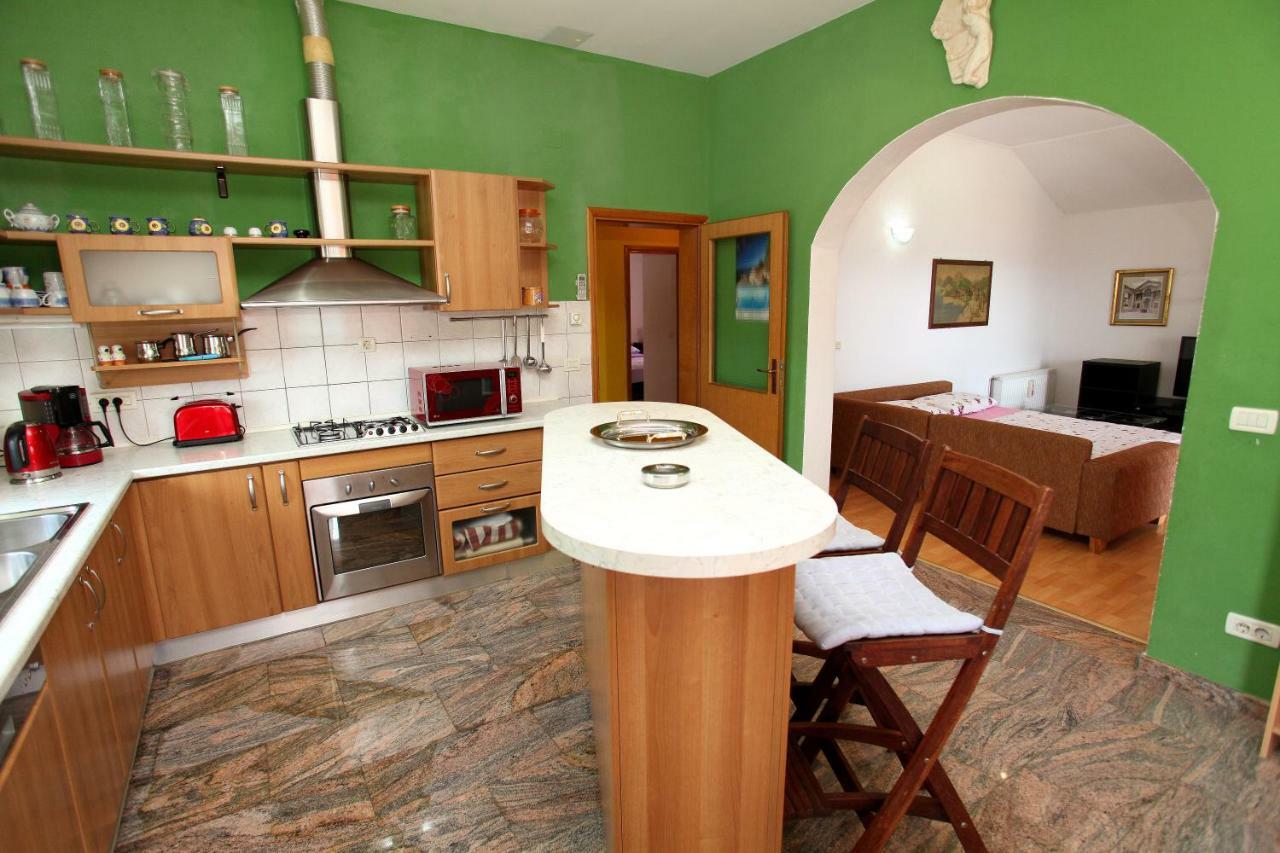 Apartman Dinka Трогир Екстериор снимка