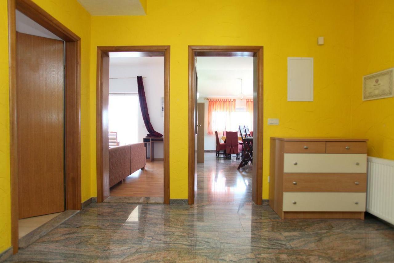 Apartman Dinka Трогир Екстериор снимка