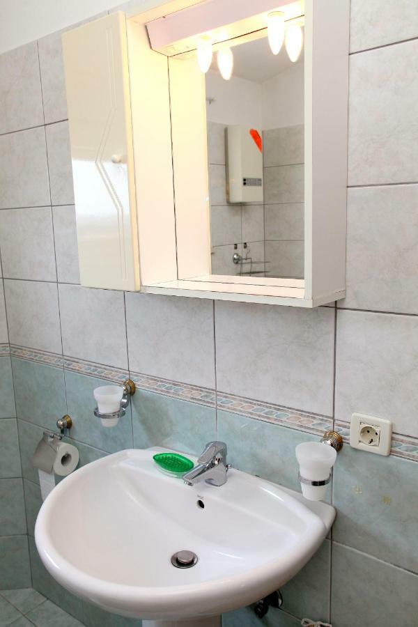 Apartman Dinka Трогир Екстериор снимка