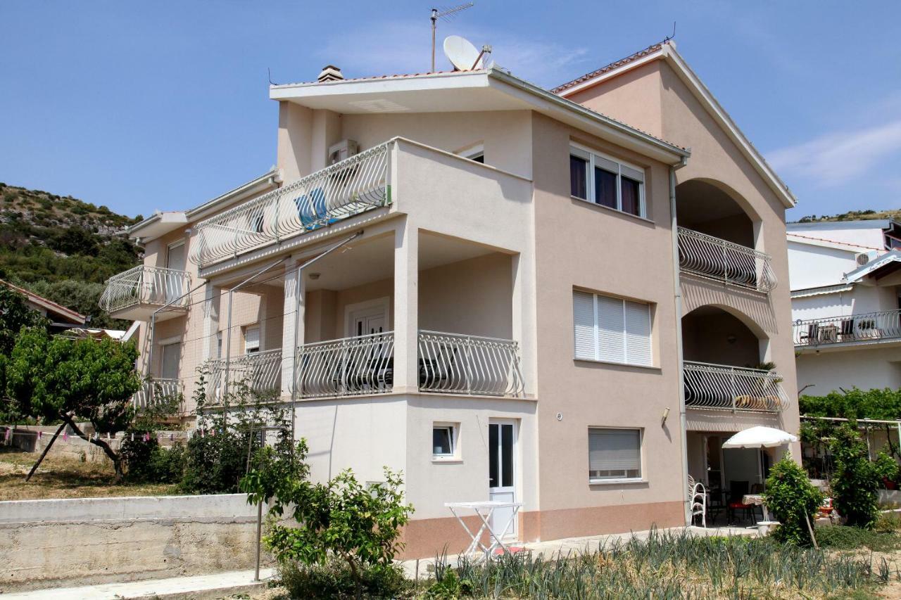 Apartman Dinka Трогир Екстериор снимка