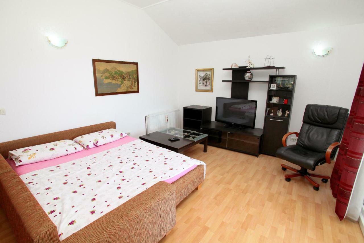 Apartman Dinka Трогир Екстериор снимка