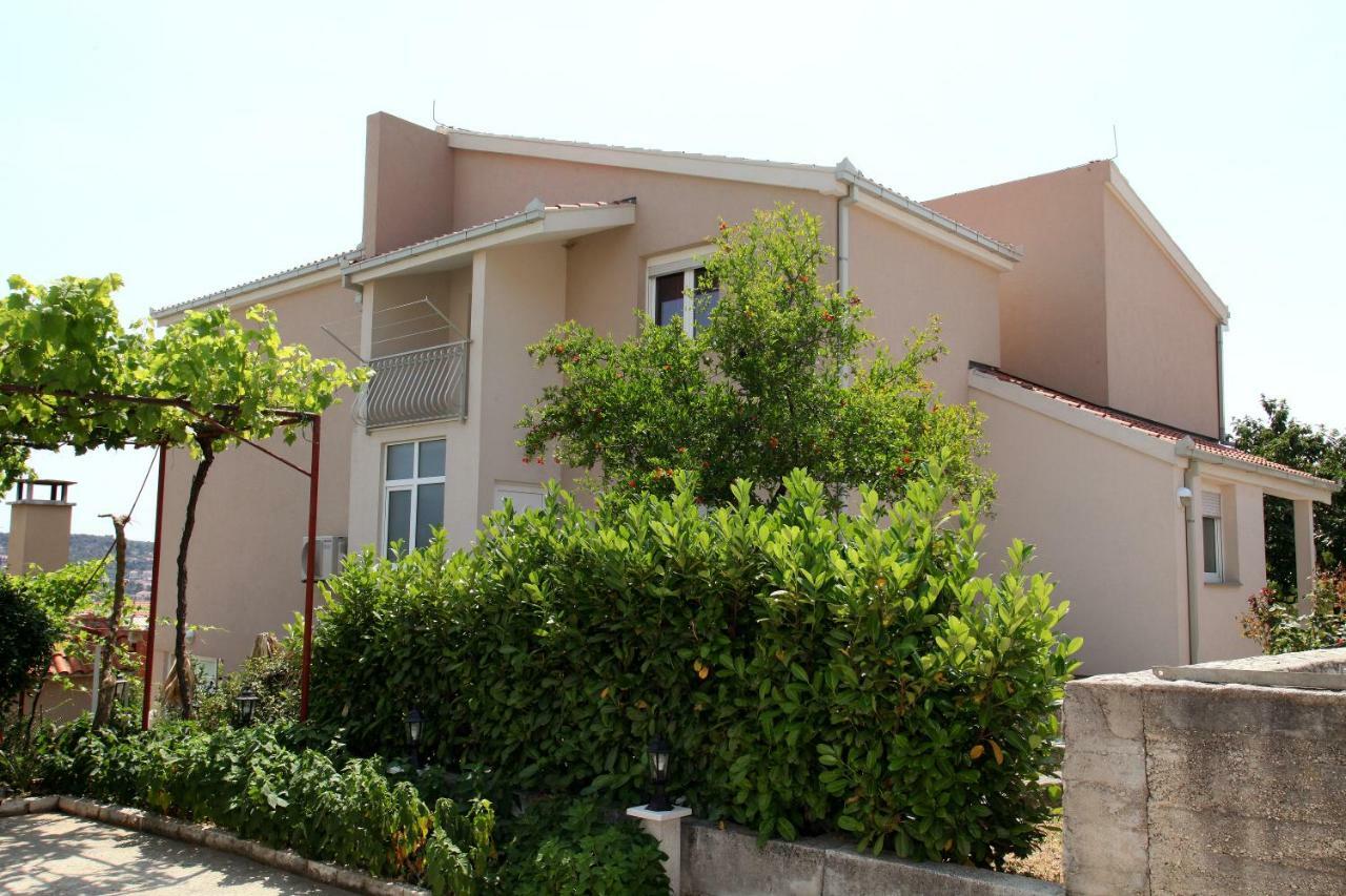 Apartman Dinka Трогир Екстериор снимка